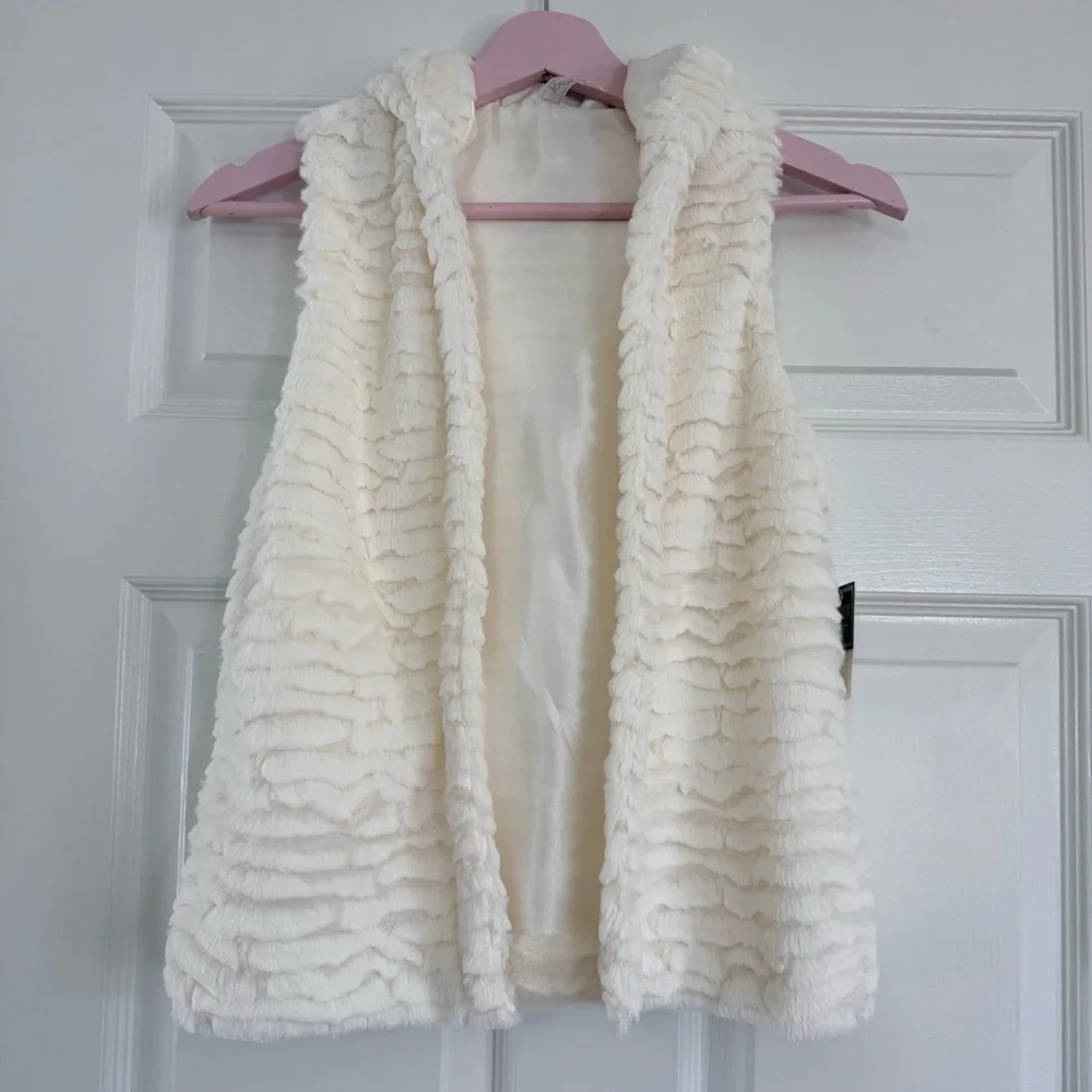 NWT  Ivory Faux Fur Girls Vest 16